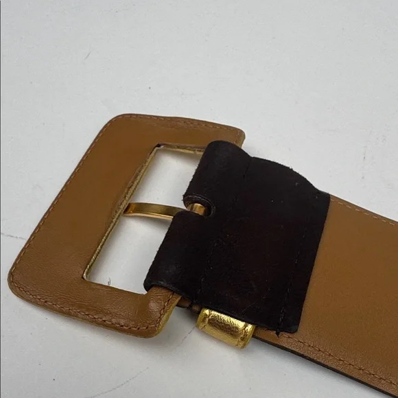 Valentino Garavani brown suede and gold leather belt Valentino Garavani - VLogo Brown Suede & Leather Logo  main image 3